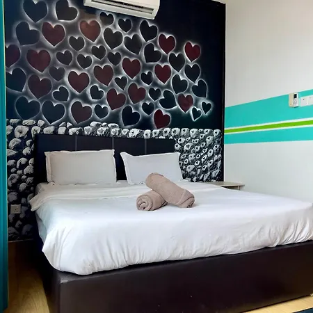 Hush Inn At Itcc Manhattan Suites Kota Kinabalu Exterior photo